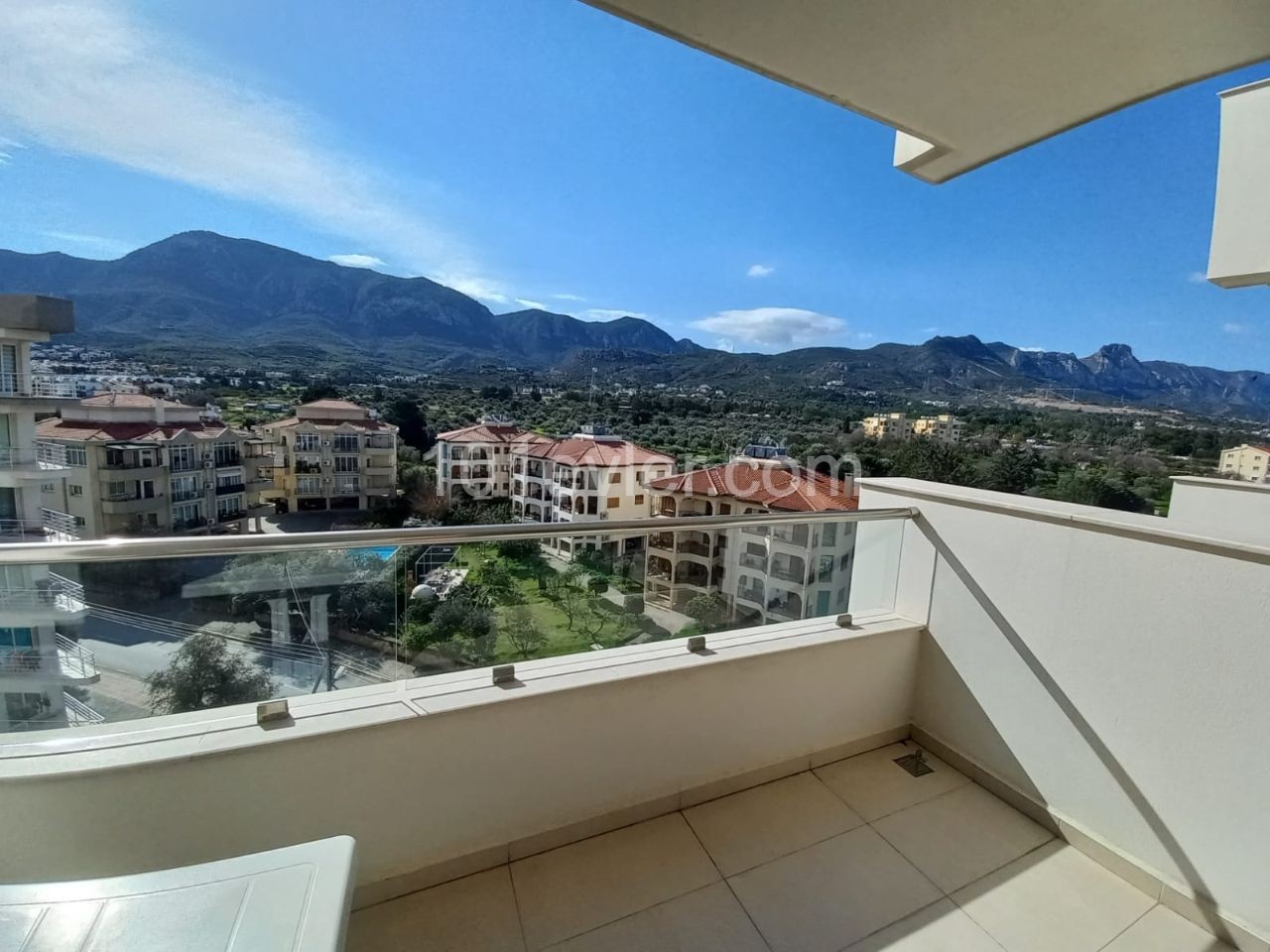 Luxury 2 + 1 Apartment for Rent with Full Furniture in the Center of Kyrenia ** 