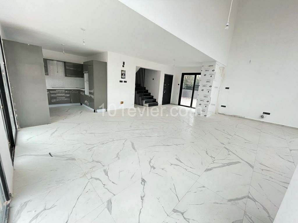 Kıbrıs Girne Ozanköyde Satılık Lüx 4+1 Villa