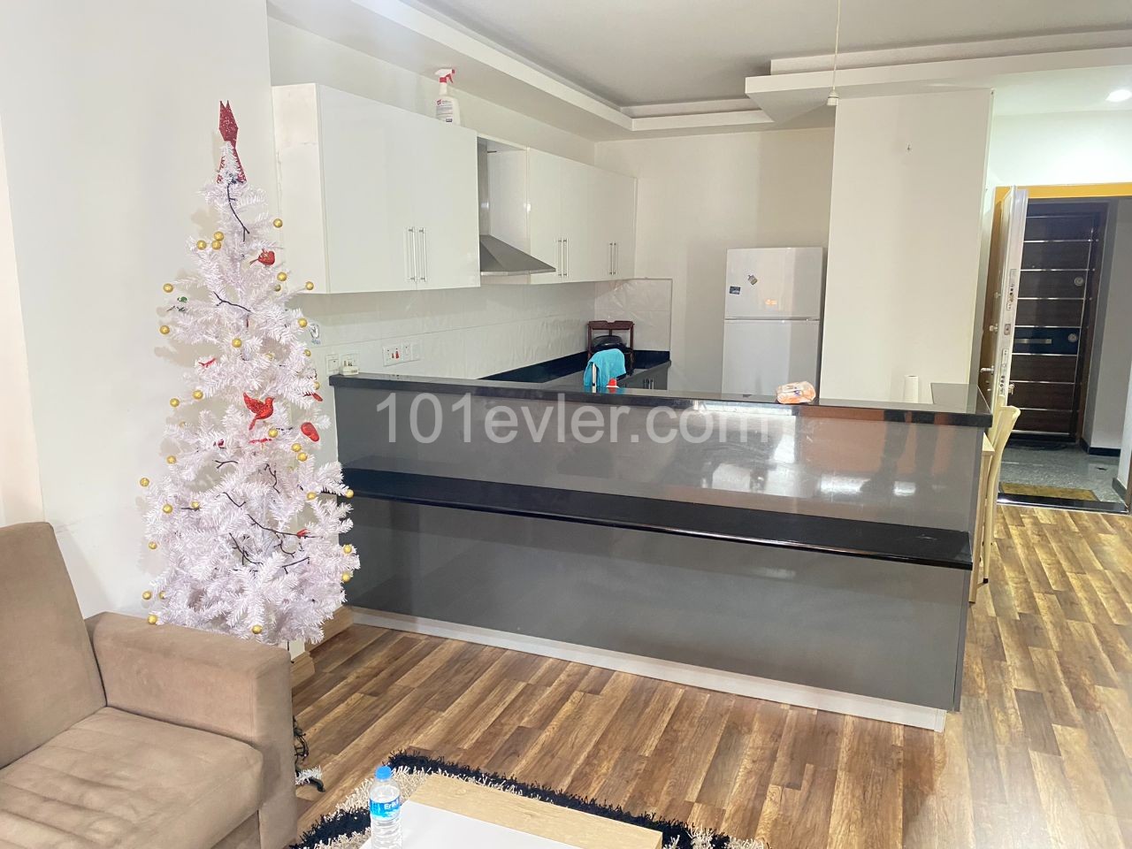 LUXURIOUS FURNISHED 2+1 IN THE CENTER OF KYRENIA ** 