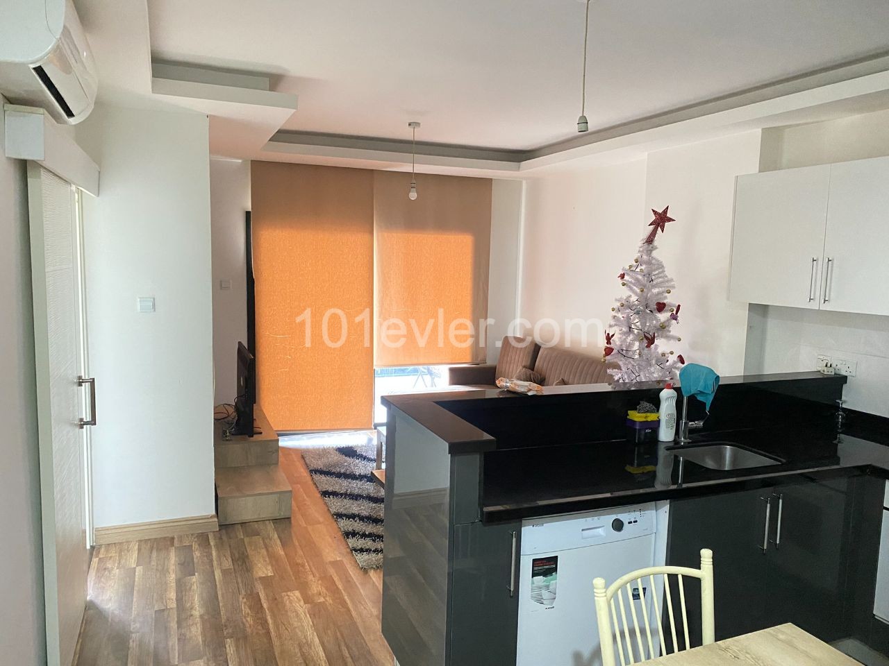 LUXURIOUS FURNISHED 2+1 IN THE CENTER OF KYRENIA ** 