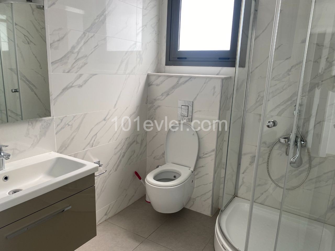 GİRNE MERKEZDE LÜX EŞYALI 3+1 DUBLEX PENTHOUSE