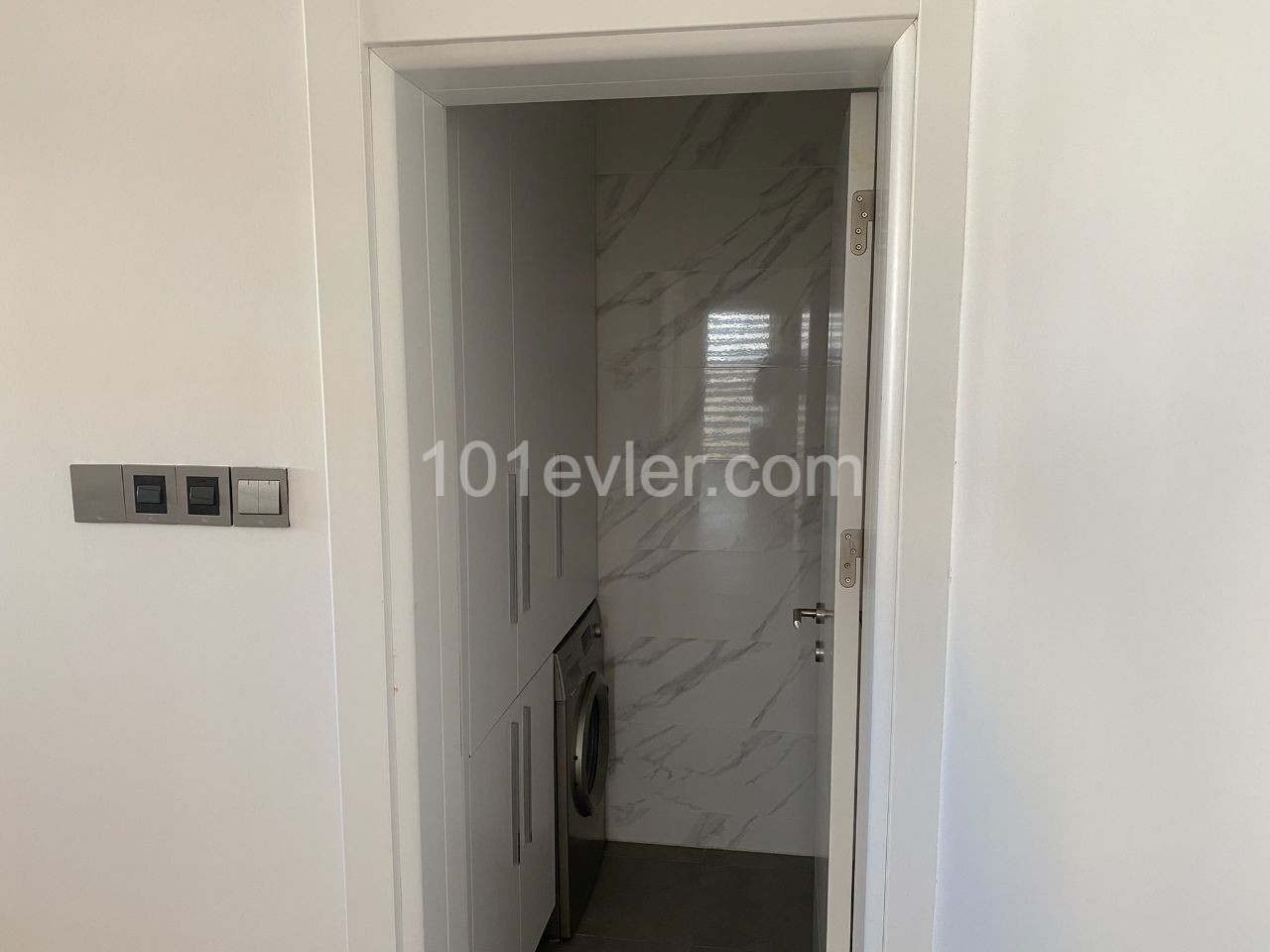 GİRNE MERKEZDE LÜX EŞYALI 3+1 DUBLEX PENTHOUSE