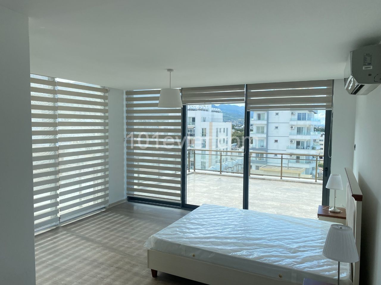 LUXURIOUS FURNISHED 3+1 DUBLEX PENTHOUSE IN THE CENTER OF KYRENIA ** 