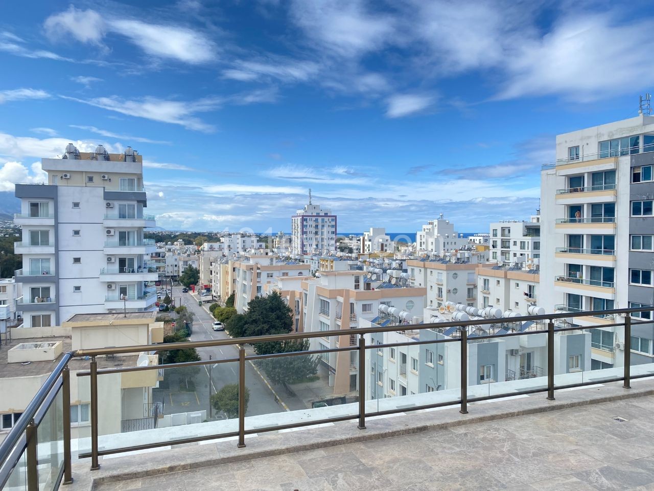 GİRNE MERKEZDE LÜX EŞYALI 3+1 DUBLEX PENTHOUSE