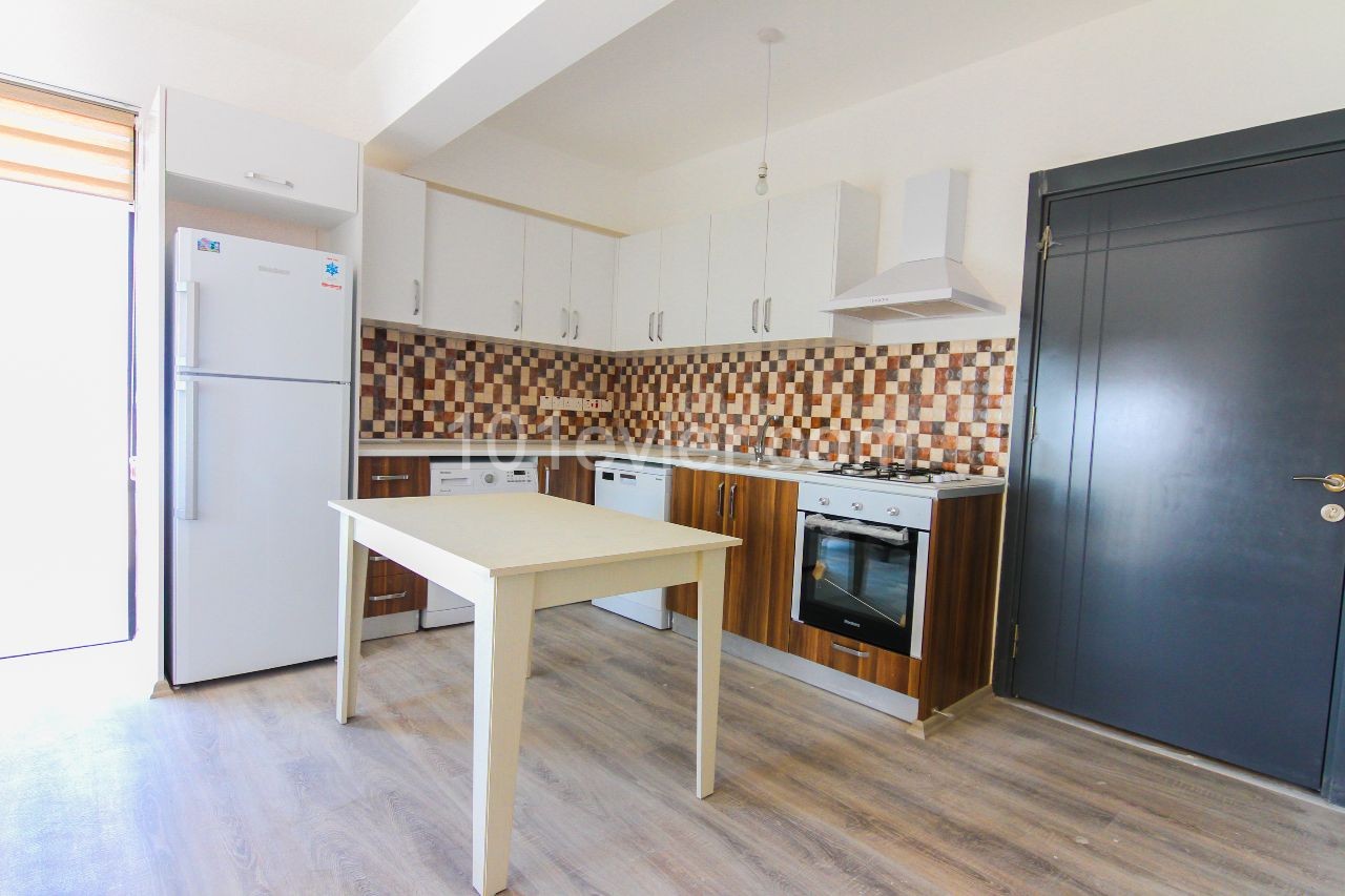 GİRNE MERKEZDE FUL EŞYALI 2+1 PENTHOUSE  