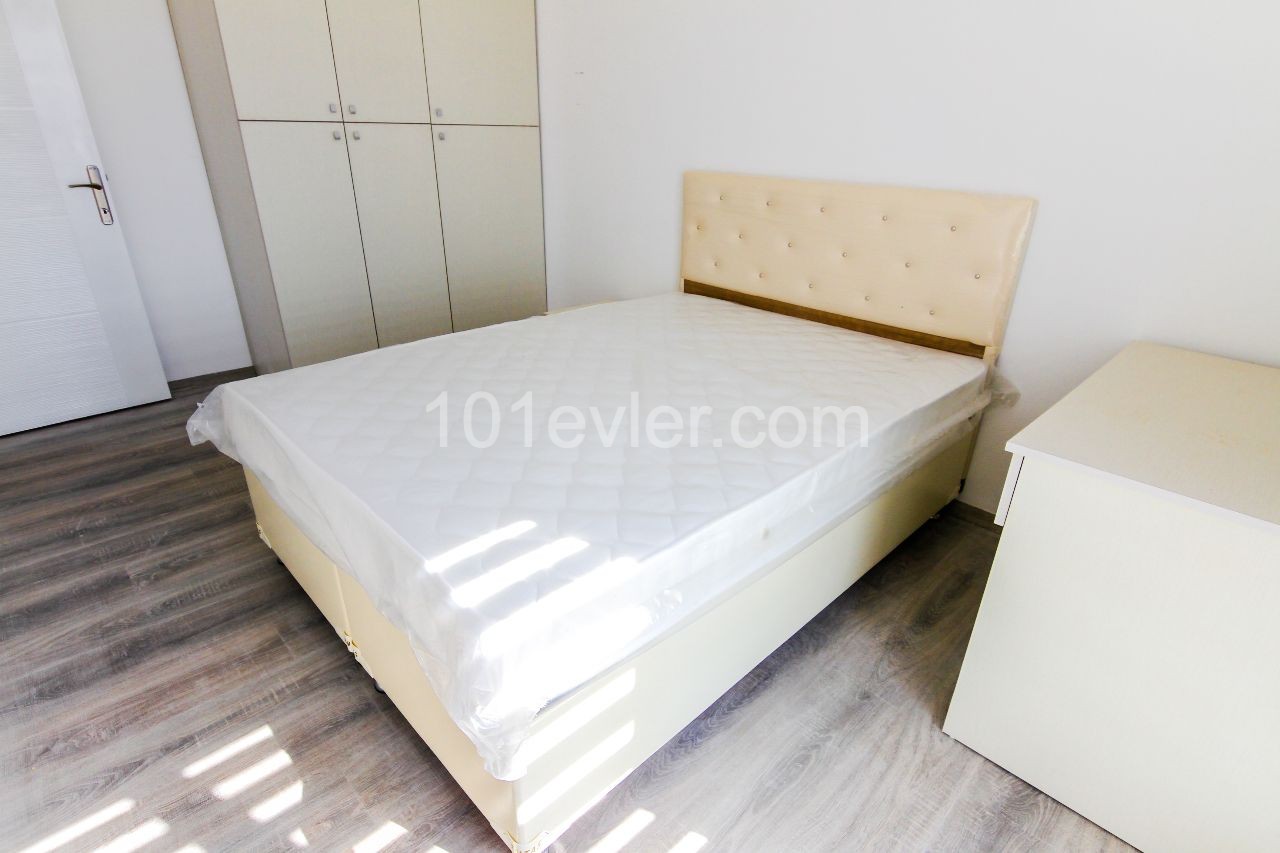 VOLL MÖBLIERTES 2 + 1 PENTHOUSE IM ZENTRUM VON KYRENIA ** 