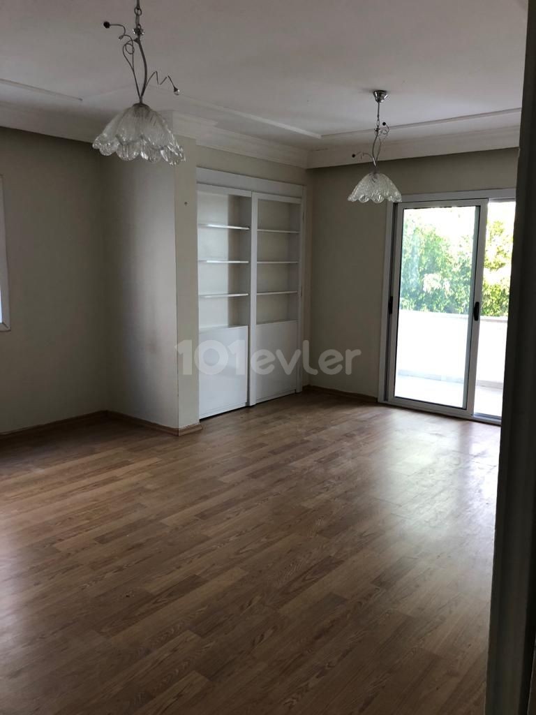 3 + 1 Apartment for Sale in Kyrenia Center with Turkish title