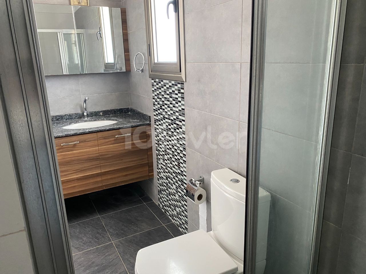 GİRNE MERKEZDE LÜX EŞYALI 2+1 PENTHOUSE 