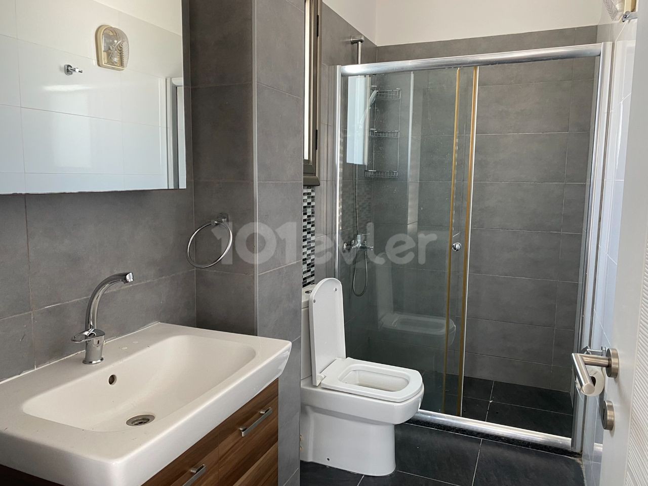 GİRNE MERKEZDE LÜX EŞYALI 2+1 PENTHOUSE 