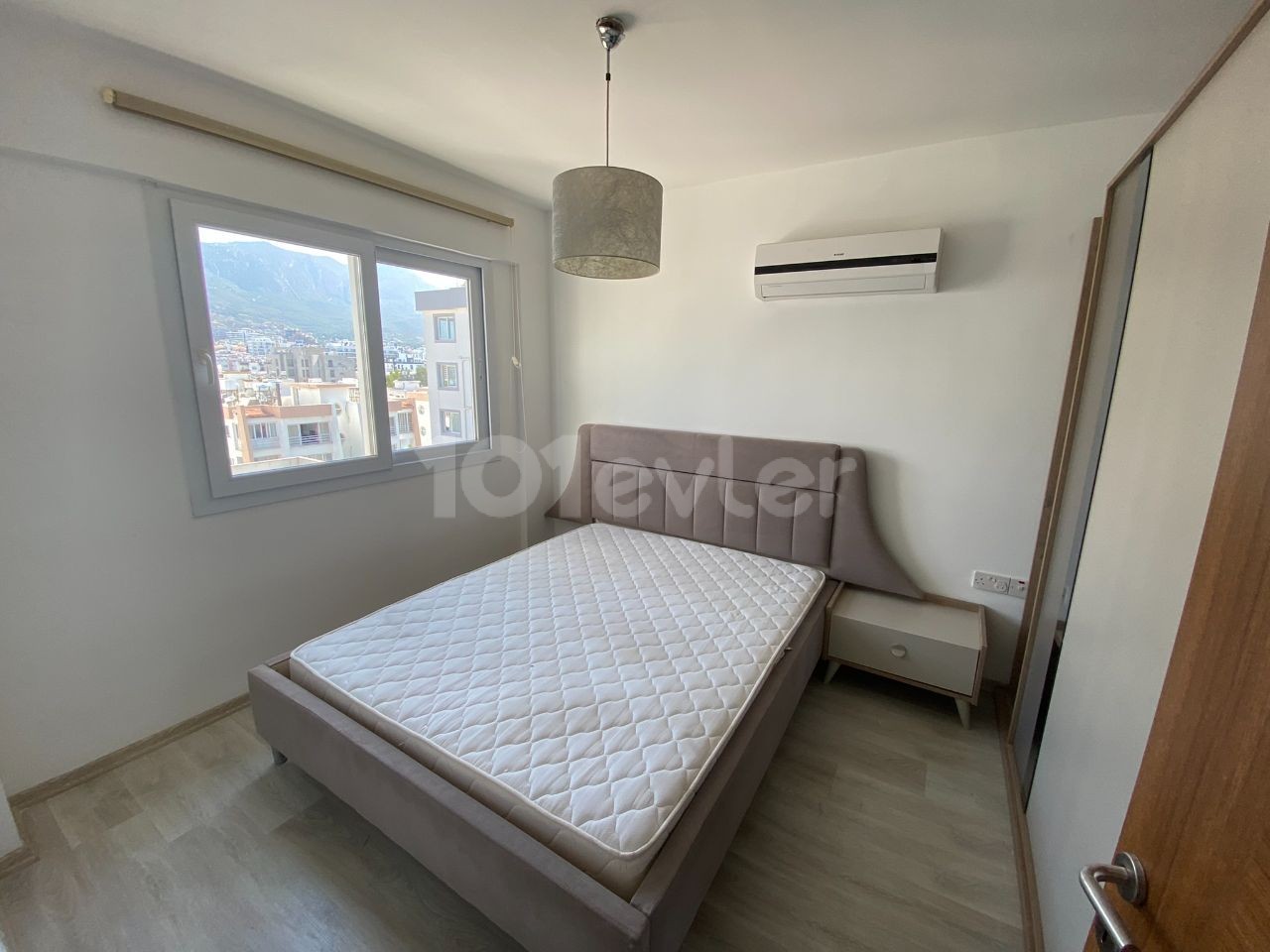 AUSGEZEICHNETE AUSSICHT UND AUSGEZEICHNETE LAGE IM ZENTRUM VON KYRENIA, 2+1 PENTHOUSE MÖBLIERT ** 