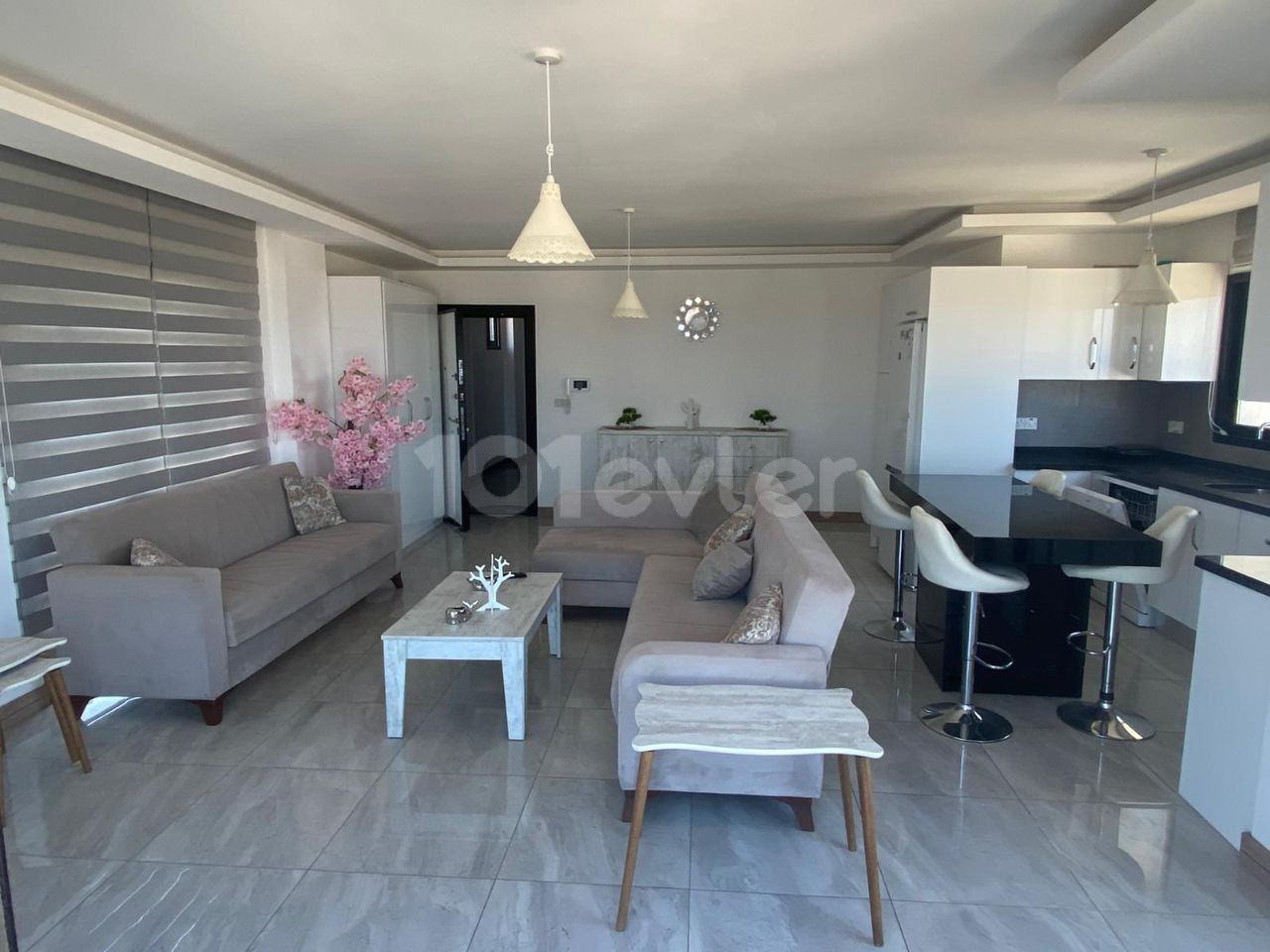 2+1 Penthouse Zu Vermieten In Kyrenia Zentrum ** 