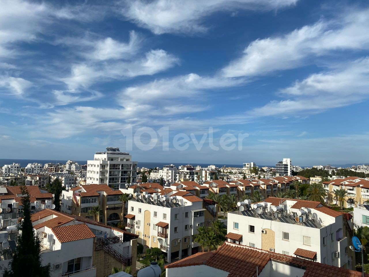 GİRNE MERKEZDE LÜX EŞYALI 2+1 PENTHOUSE 