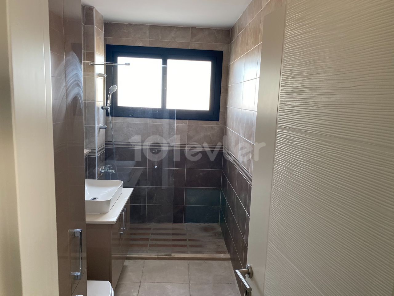 GİRNE MERKEZDE LÜX EŞYALI 2+1 PENTHOUSE 