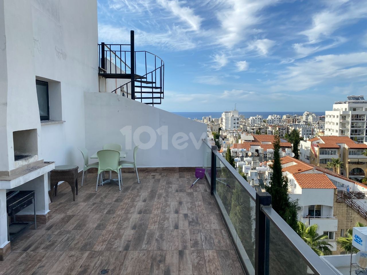 GİRNE MERKEZDE LÜX EŞYALI 2+1 PENTHOUSE 