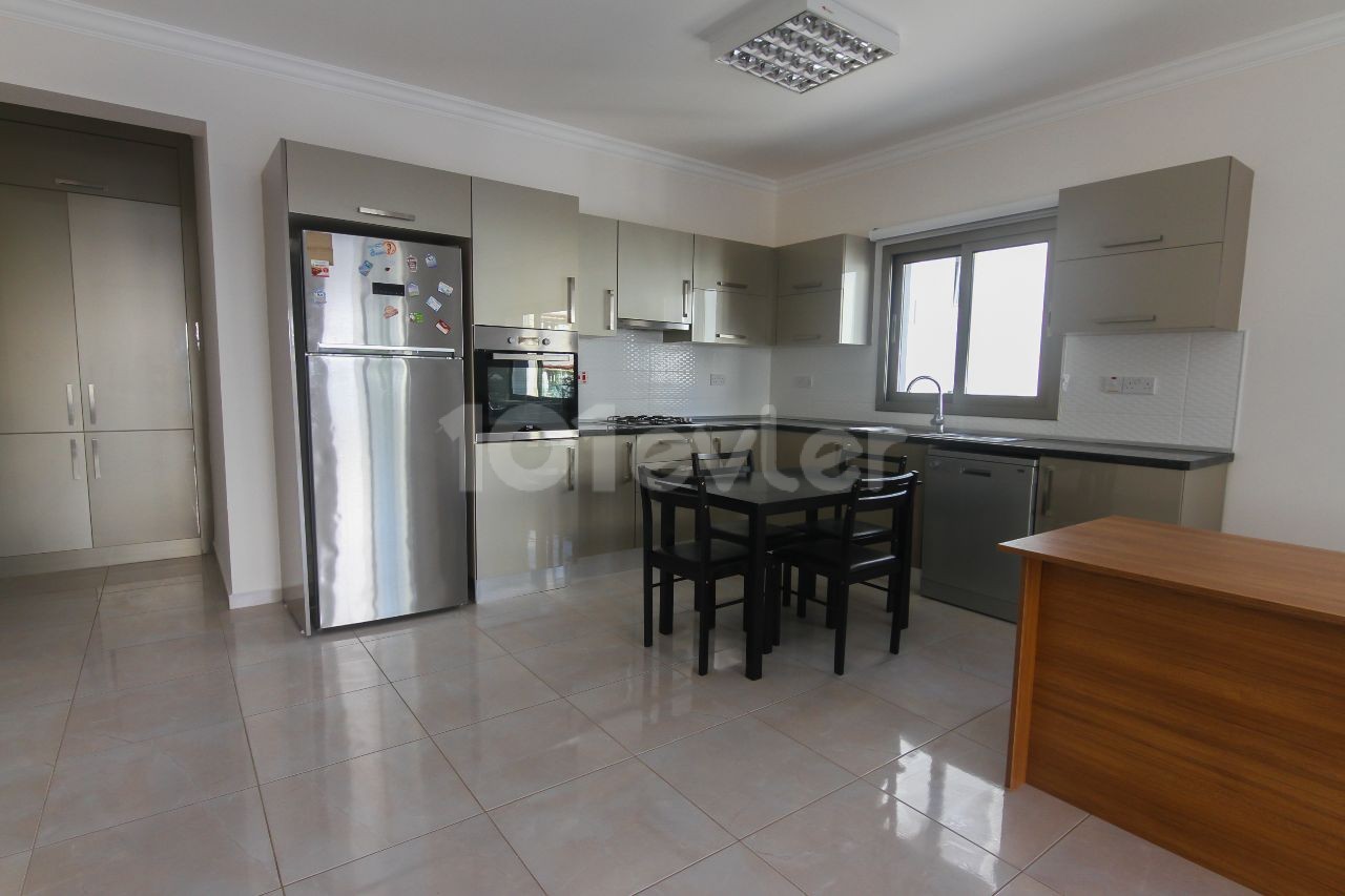 Flat To Rent in Girne Merkez, Kyrenia