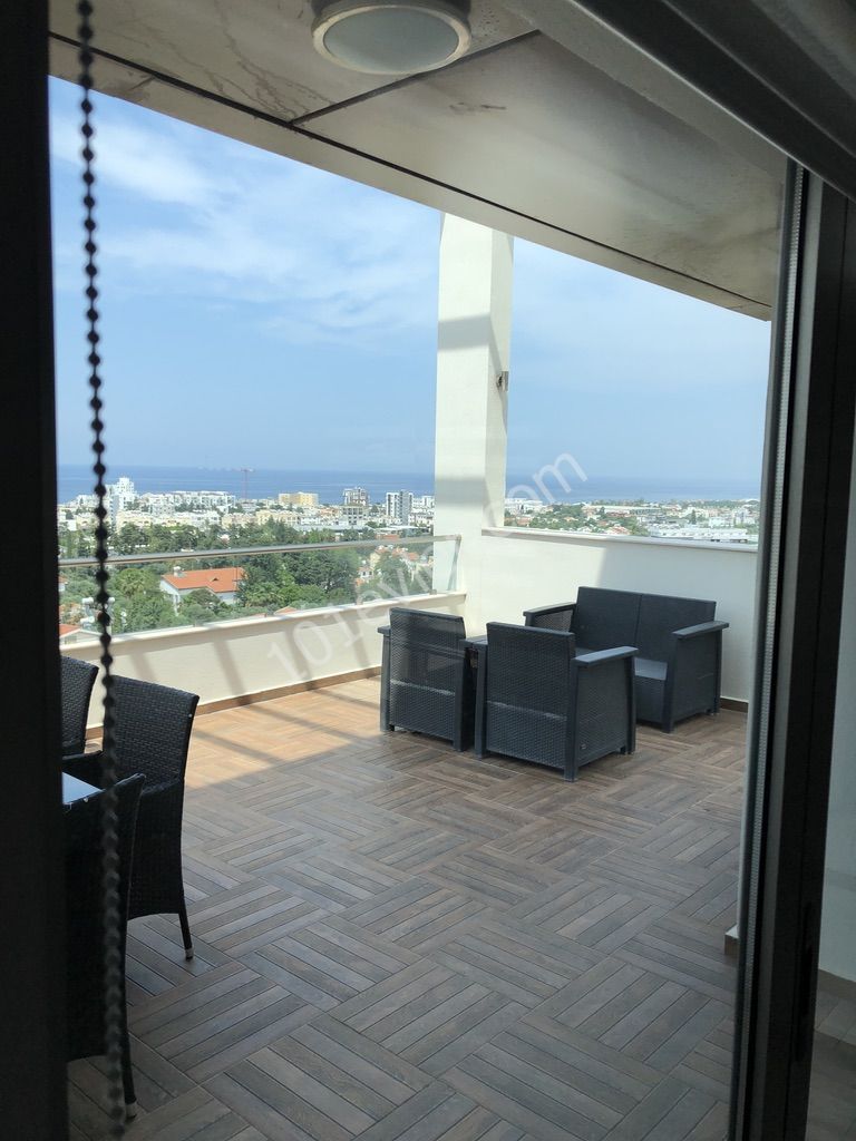 girne merkezde dublex penthouse 3+1 ful eşyalı 