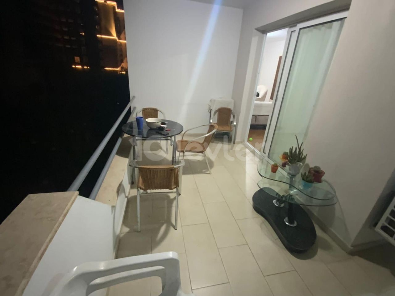 3+1 UNMÖBLIERTE WOHNUNG ZUM VERKAUF IM KYRENIA CENTER