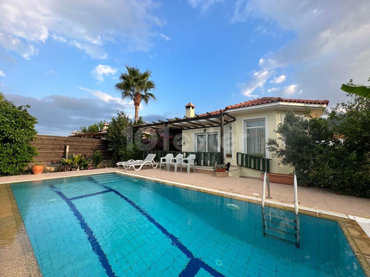 3+1 VILLA WITH POOL IN ALSANCAK!!