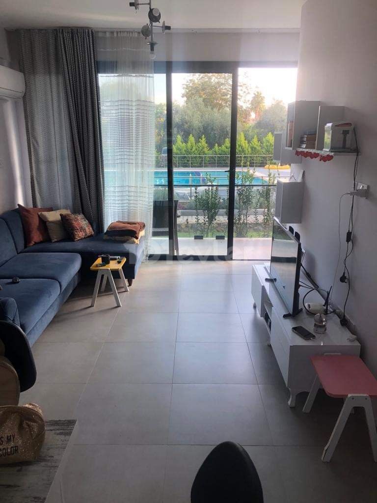 2+1 IN A COMPLEX WITH POOL IN ALSANCAK!!