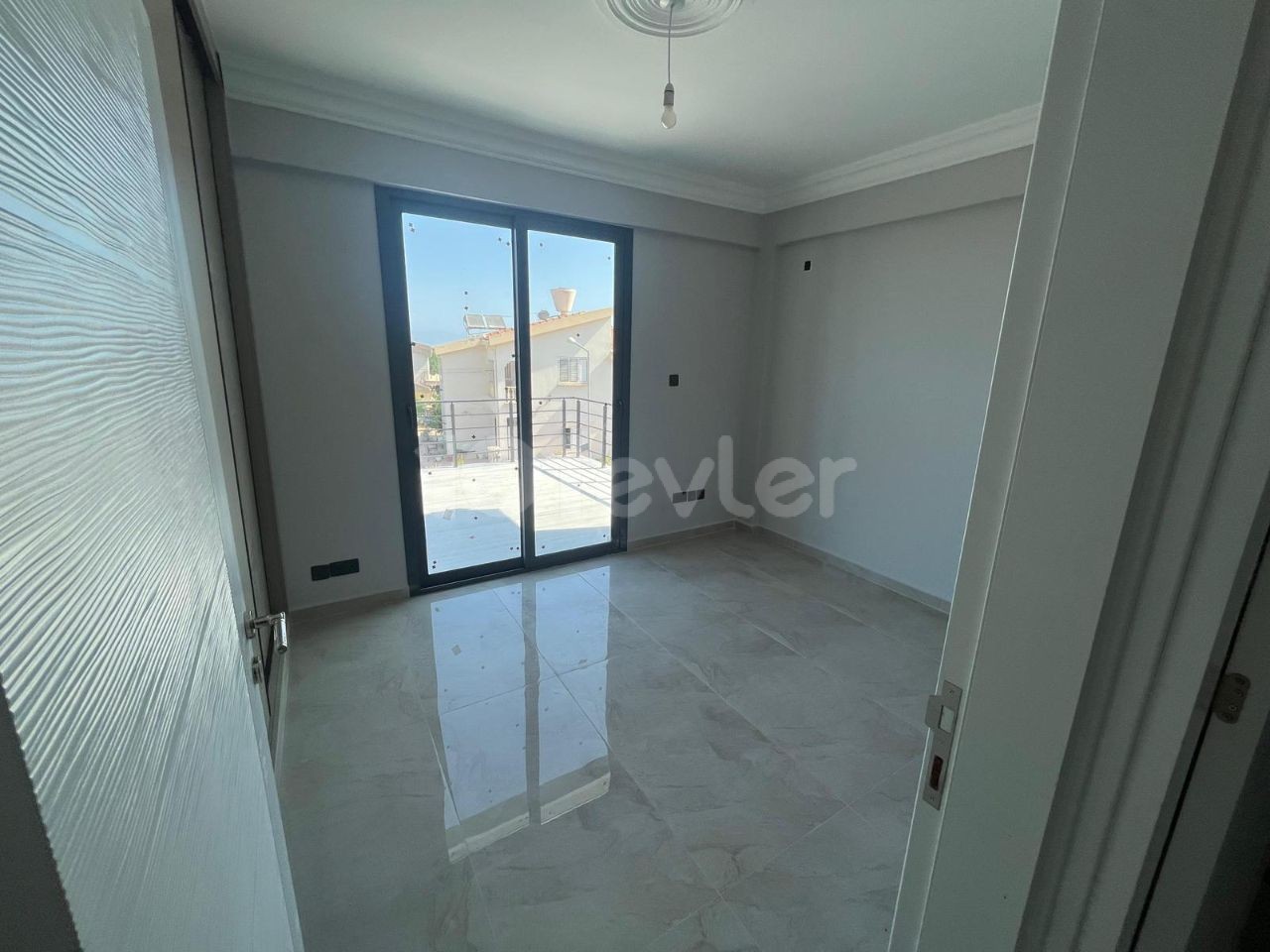 READY TO MOVE IN 4+1 CLOSE TO English School of Kyrenia