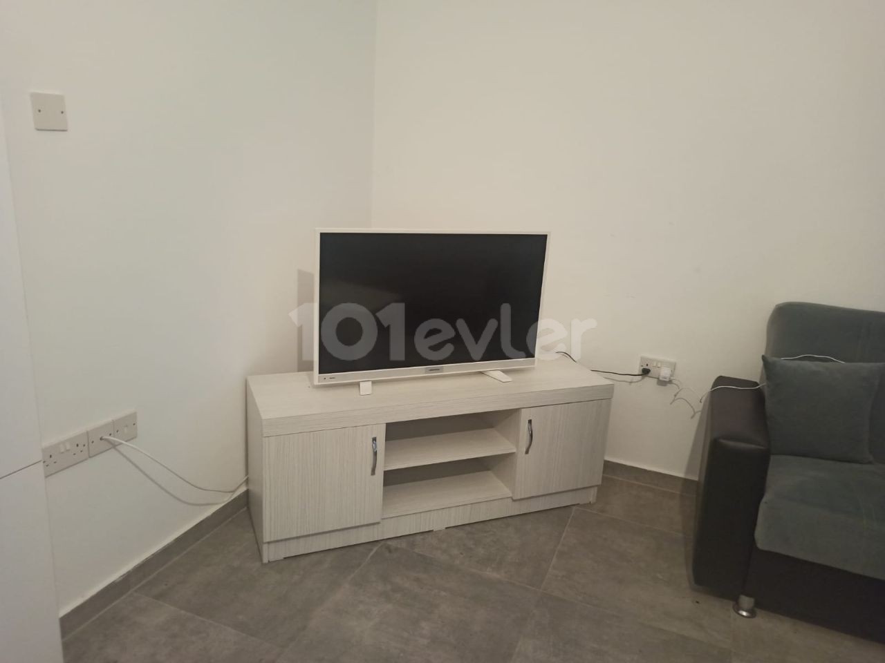 LEFKOŞA HAMİTKOY LIMITS IN STREET BEHIND THE STREET KITCHEN FOR SALE 2+1 APARTMENT