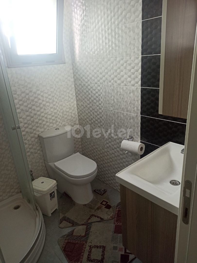 LEFKOŞA HAMİTKOY LIMITS IN STREET BEHIND THE STREET KITCHEN FOR SALE 2+1 APARTMENT