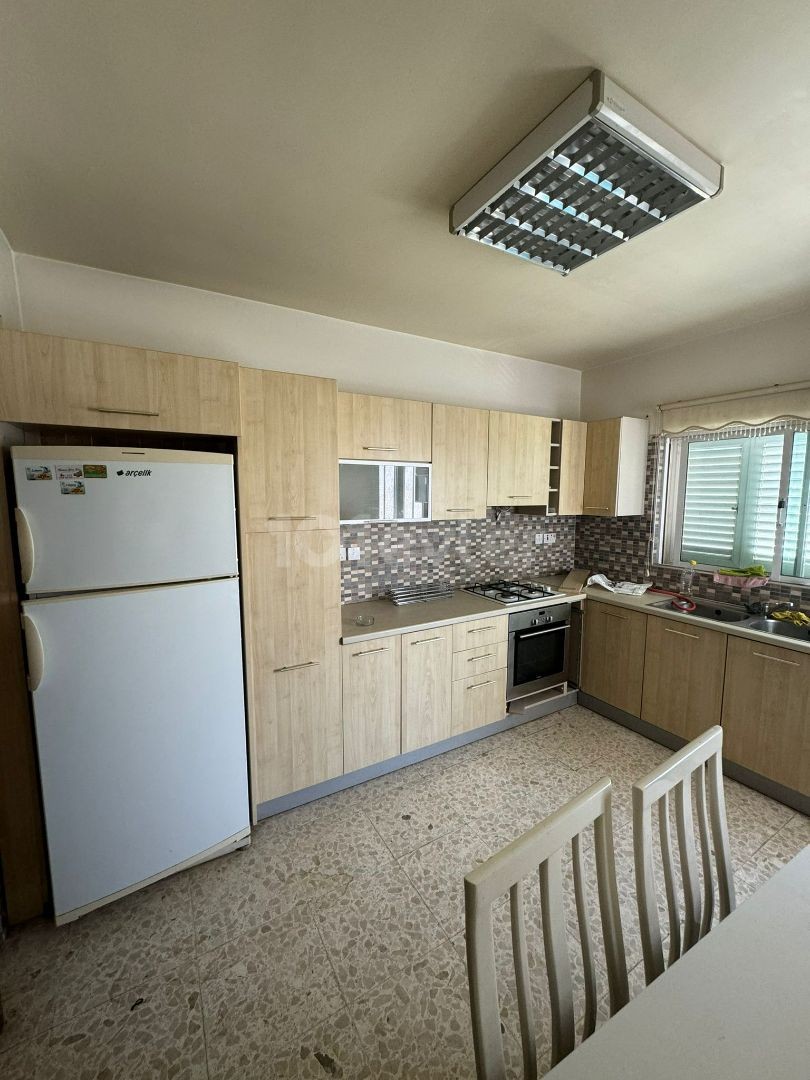 3+1 flat for rent to female students in Nicosia Küçük Kaymaklı area.