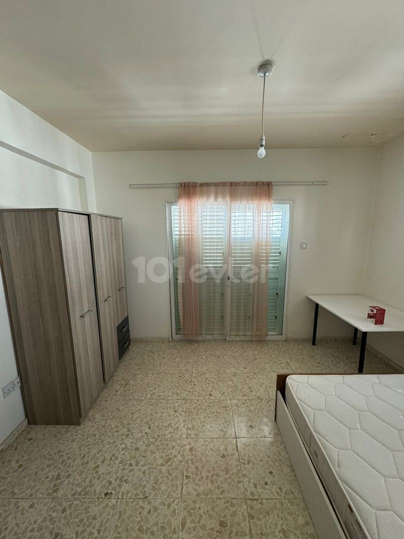 3+1 flat for rent to female students in Nicosia Küçük Kaymaklı area.