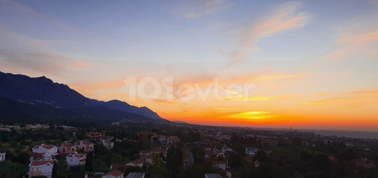 3+1 Penthouse mit spektakulärem Berg- und Meerblick in der 8. Akacan Elegance Anlage  ** 