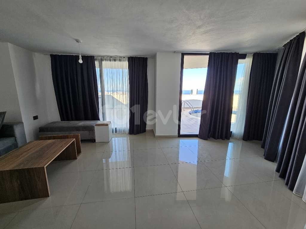 PENTHOUSE ZU VERMIETEN IM KYRENIA CENTER MIT POOL UND TERRASSE!!