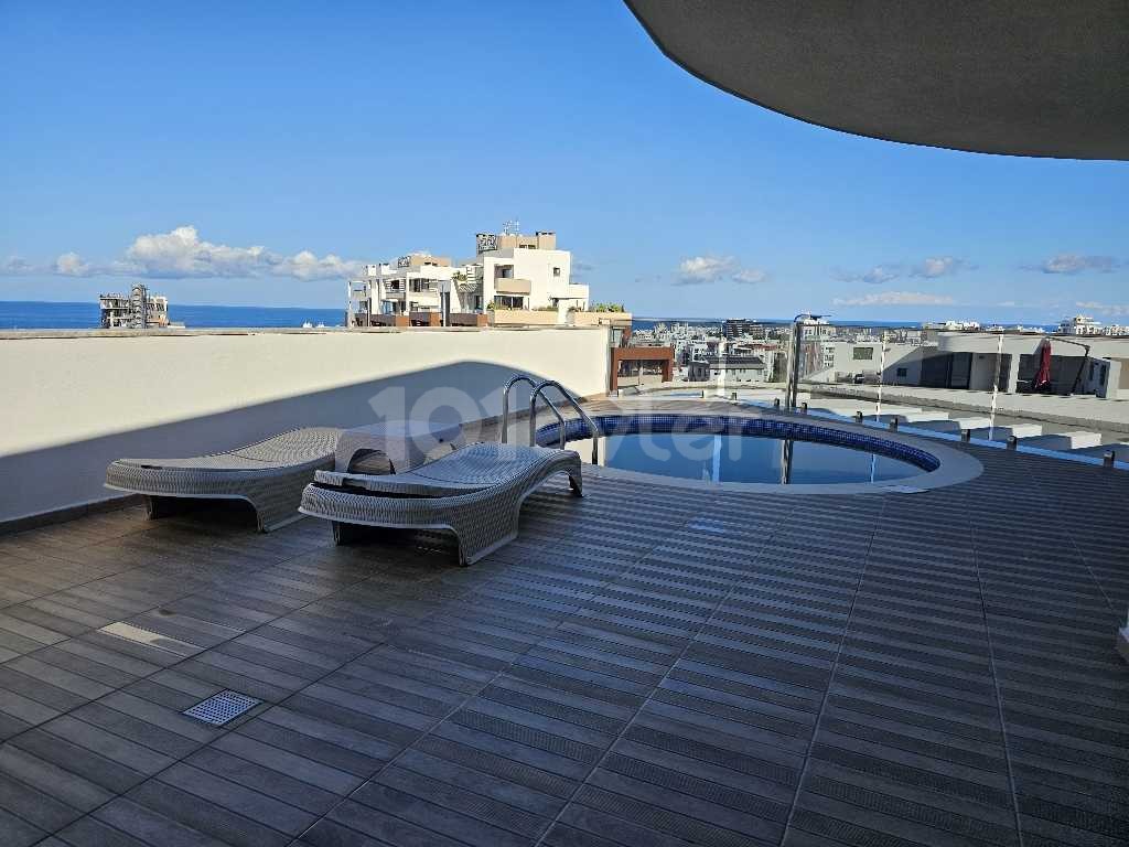 PENTHOUSE ZU VERMIETEN IM KYRENIA CENTER MIT POOL UND TERRASSE!!