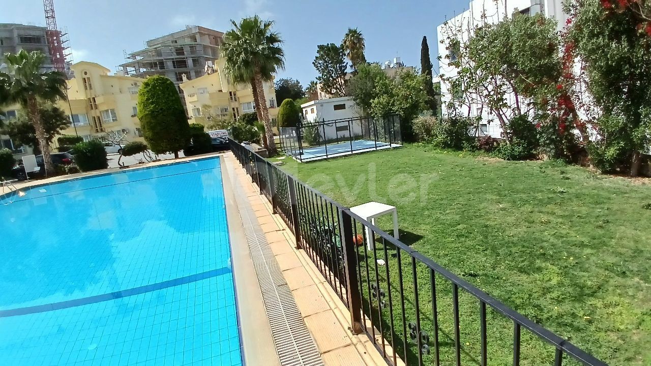 3+1 luxury flat for rent in Zeytinlik/Kirne, on the ground floor, in a complex with a pool