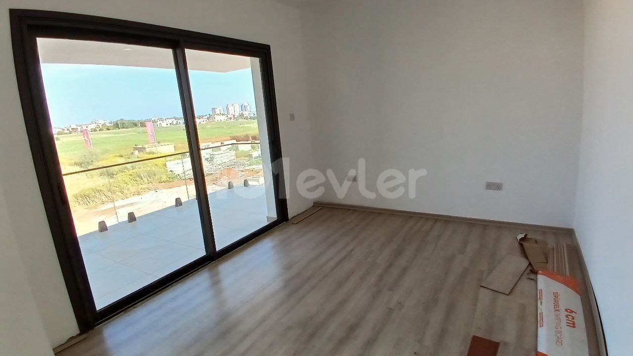 Yeniboğaziçinde teslime hazır 3+1 havuzlu fırsat villa (Köşe)