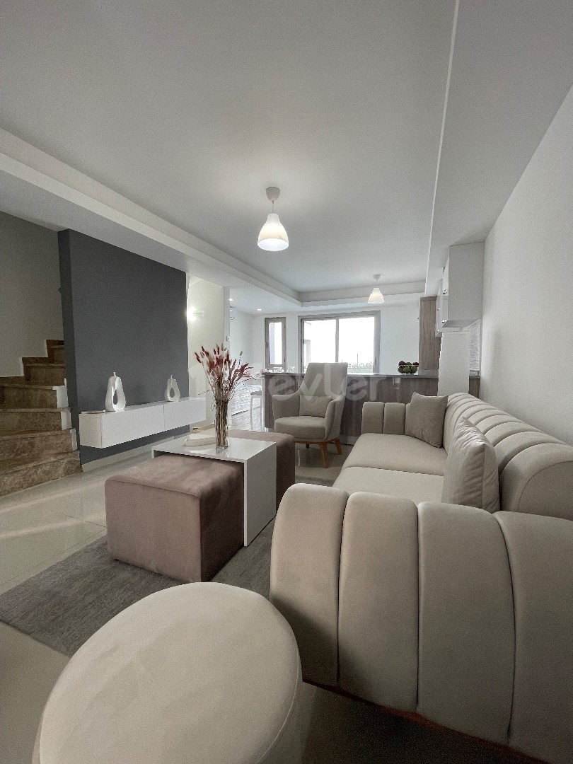 Zeytinlik 3+2 Deniz Manzaralı Triplex İkiz Ev