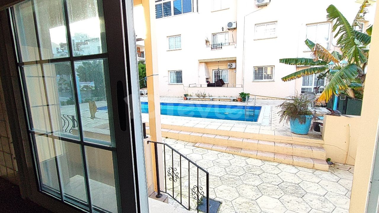 🌟🌟﻿3+1 WOHNUNG MIT GEMEINSAMEN POOL IM KYRENIA CENTER! 🌟🌟