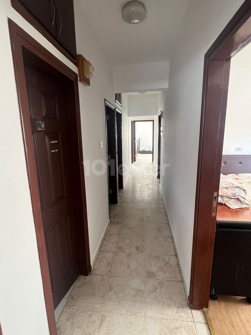 5+1 170m2 sehr geräumige Wohnung zur Miete in Yenişehir, Nikosia