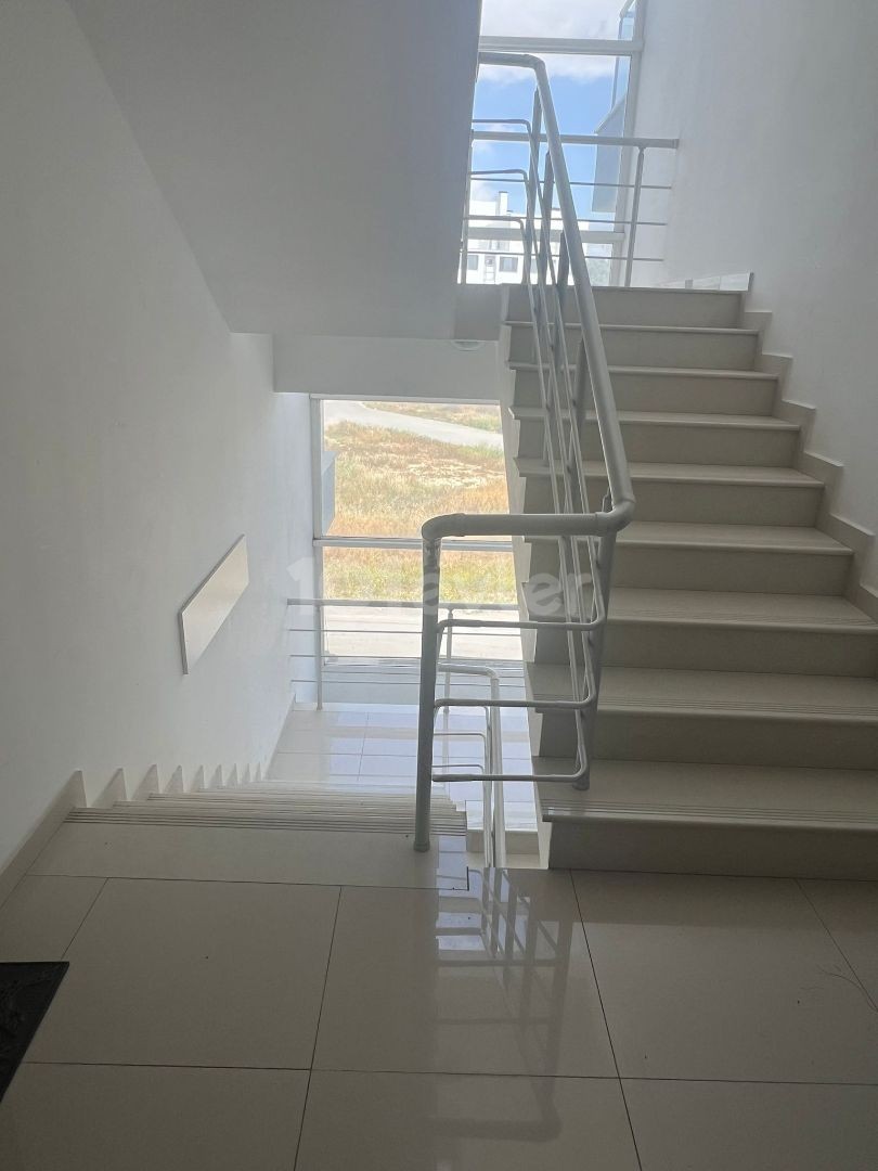 Koşklüçüftlik/ Dereboyu Lefkoşa Bölgesinde, 2+1, 85m2 KİRALIK daire.