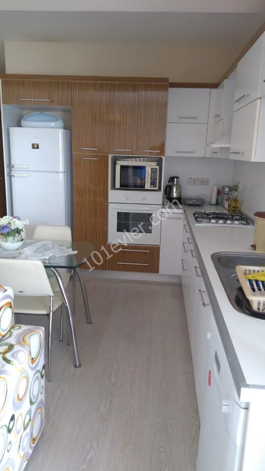 GAZİMAĞUSA MERKEZDE KİRALIK 2+1 DAİRE  