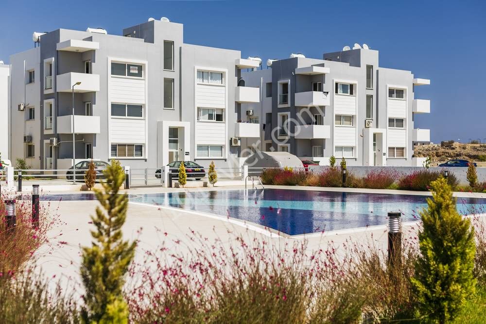 2+1 apartments for sale on the famagusta kentplus site Habibe Cetin 05338547005 ** 