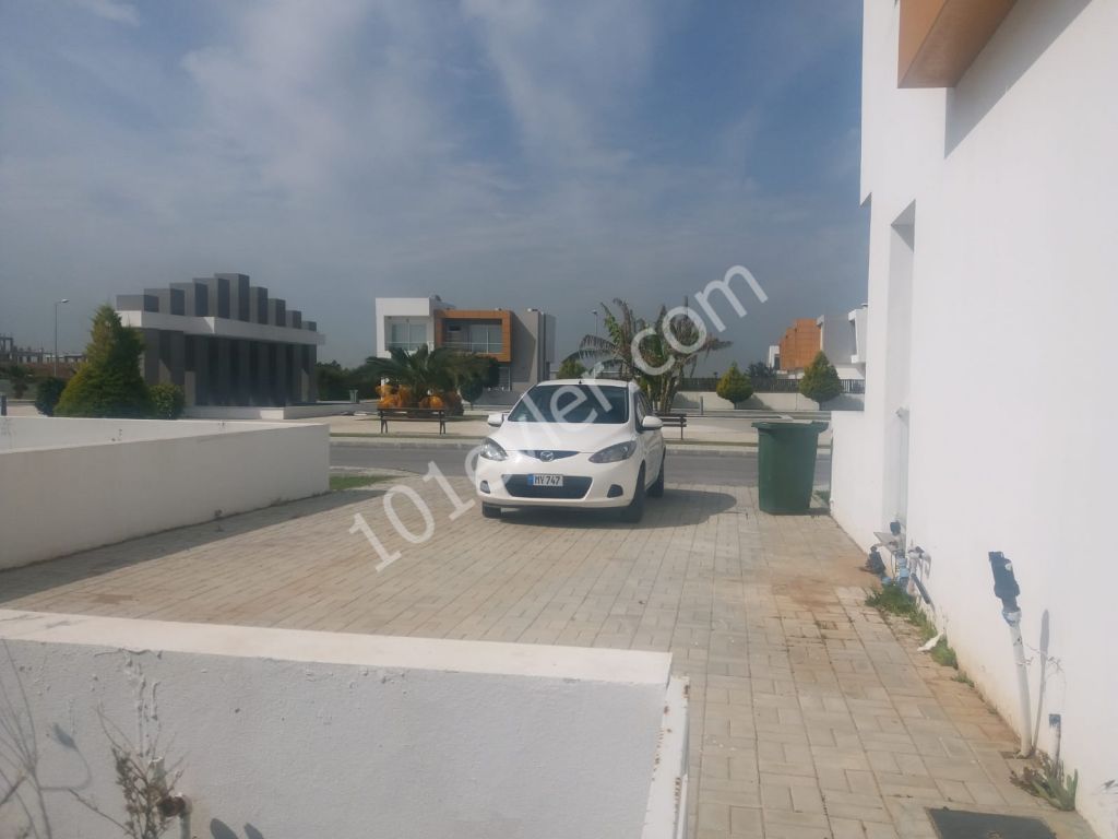 şok fiyat !!!!gazimağusa  saklıkentte  tüm vergileri , trofo katkı payı ödenmiş satılık 3+1 ikiz villa -habibe çetin 05338547005