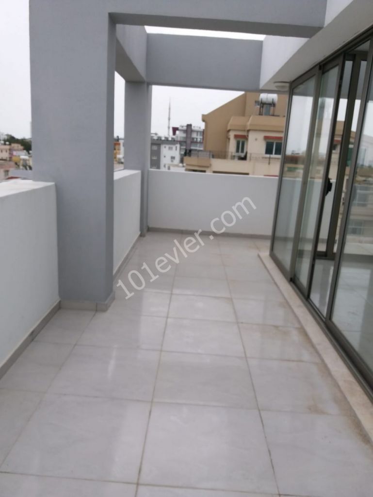 A new apartment in the very center of Famagusta is also an ideal 2+1 penthouse apartment for investment ** 