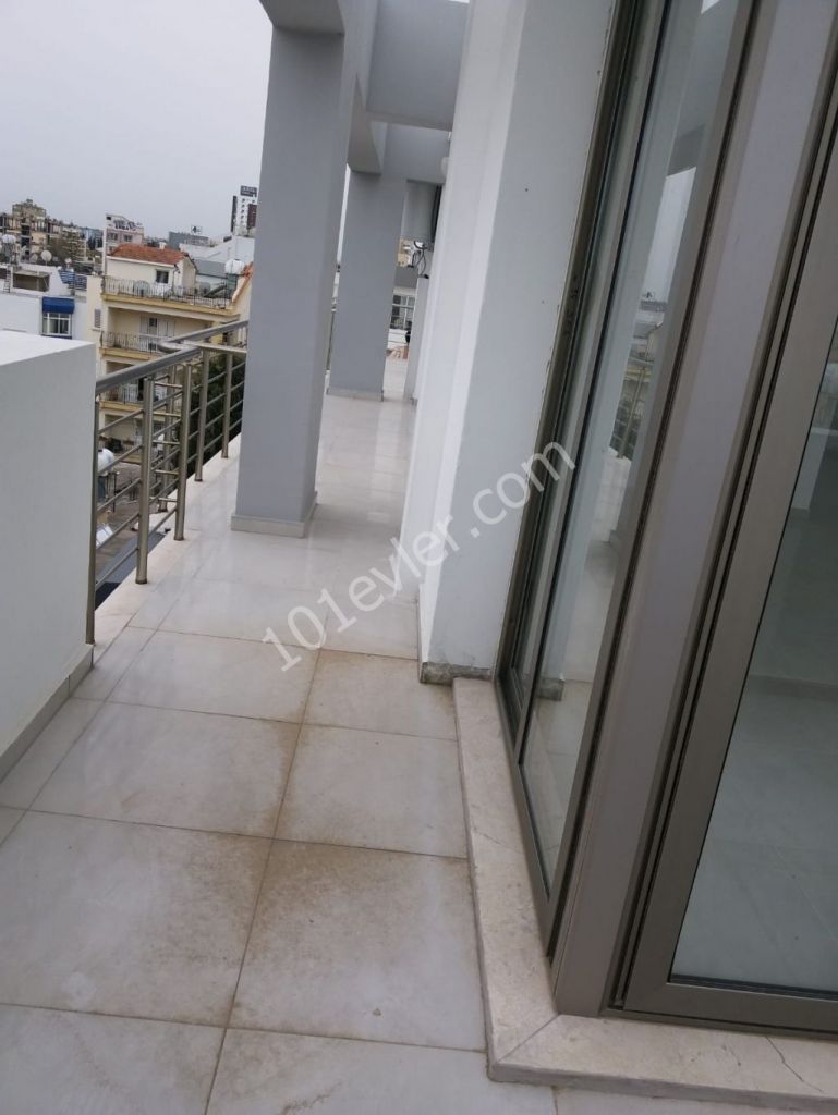 A new apartment in the very center of Famagusta is also an ideal 2+1 penthouse apartment for investment ** 