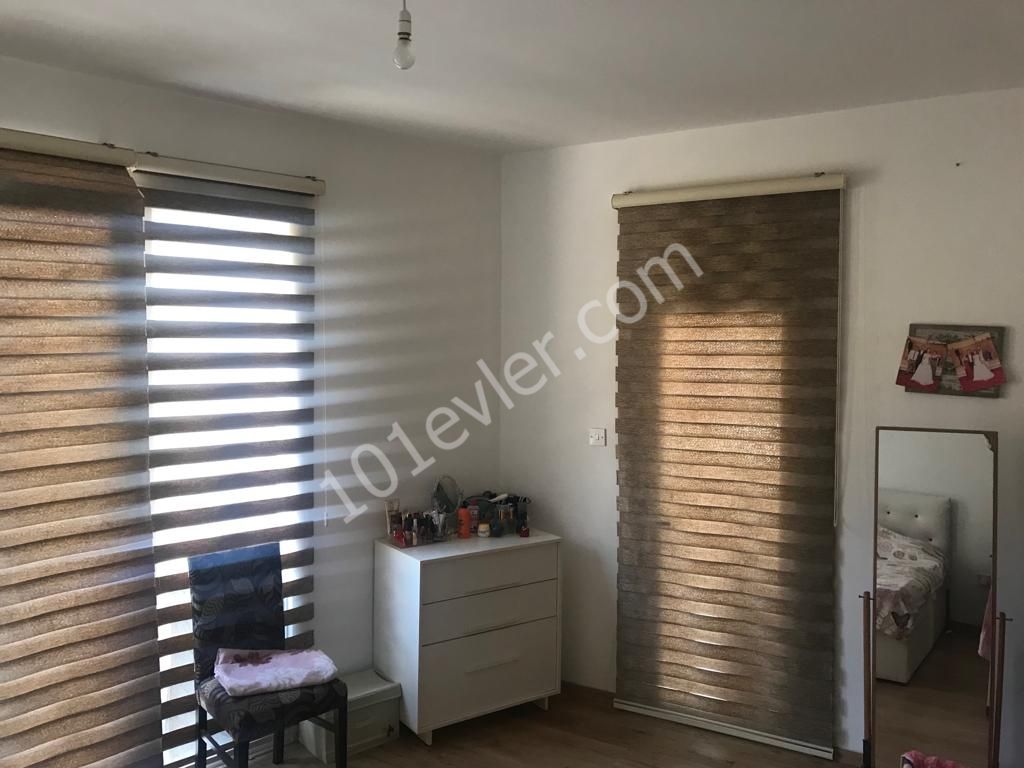 Gazimağusa gülserende lüks havuzlu sitede satılık 1+1 daire Habibe Çetin 05338547005