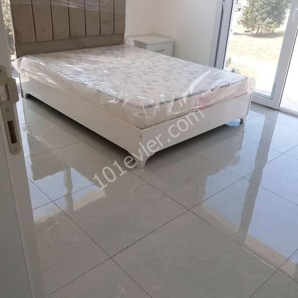 Gazimağusa merkezde yeni sıfır eşyalı kiralık 2+1 daire Habibe Çetin 05338547005