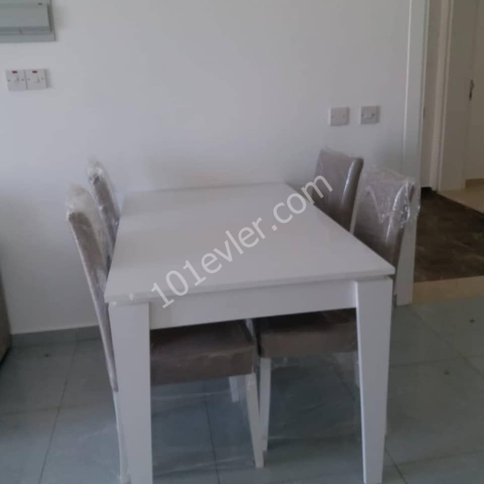 Gazimağusa merkezde yeni sıfır eşyalı kiralık 2+1 daire Habibe Çetin 05338547005