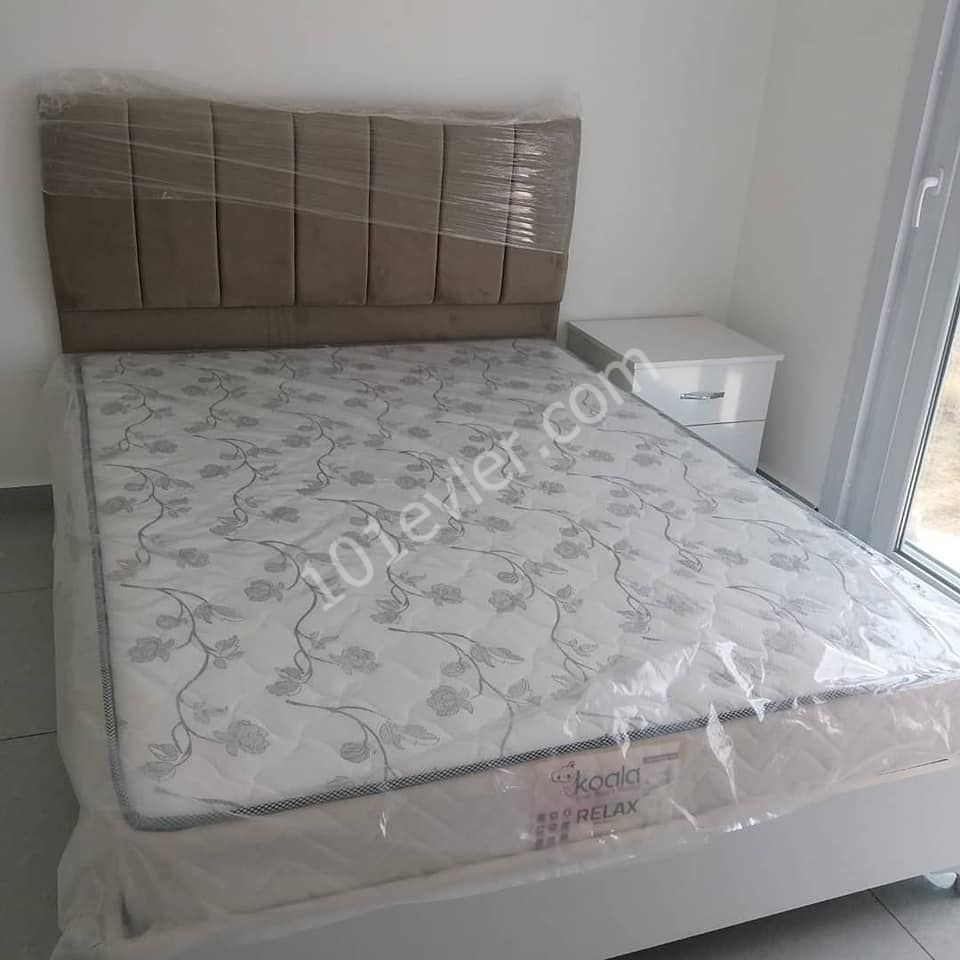 Gazimağusa merkezde yeni sıfır eşyalı kiralık 2+1 daire Habibe Çetin 05338547005