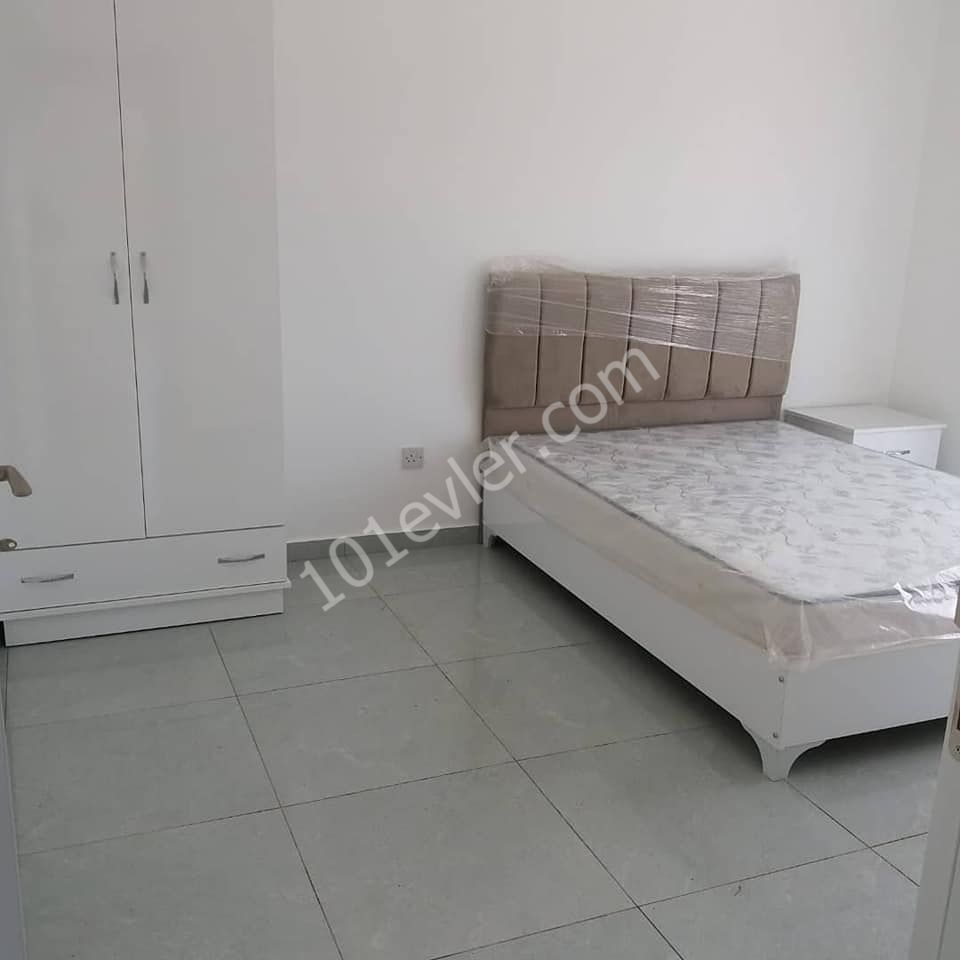 Gazimağusa merkezde yeni sıfır eşyalı kiralık 2+1 daire Habibe Çetin 05338547005