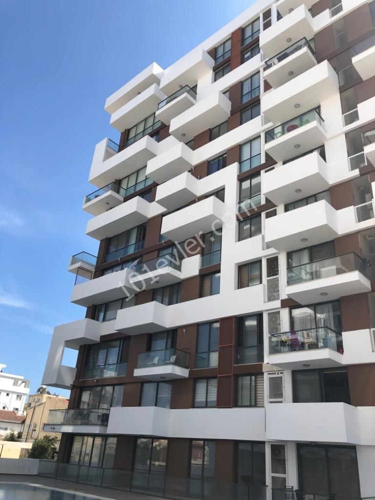 Gazimağusa Uptown Parkta havuzlu Satılık 1+1 daire 