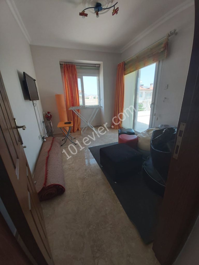 Kuzey Kıbrıs İskele Boğazda satılık 4+1 Villa  Habibe Çetin +905338547005