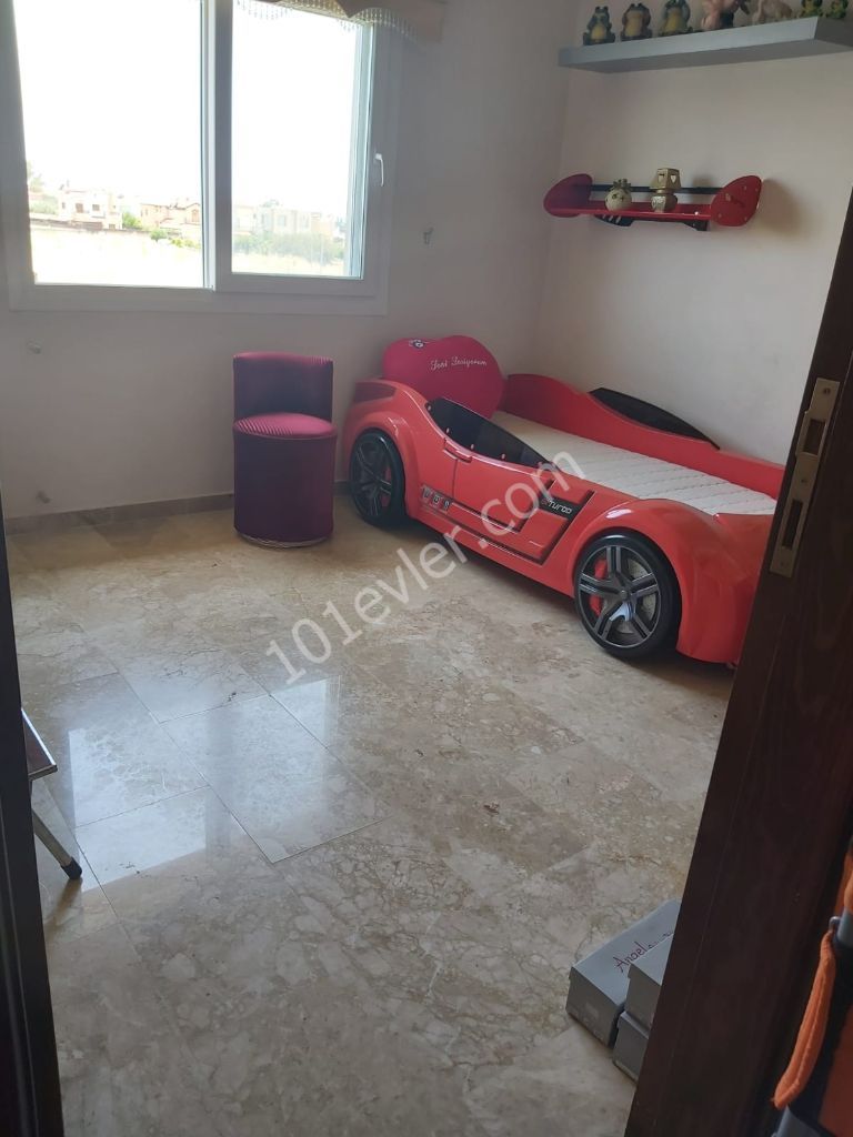 Kuzey Kıbrıs İskele Boğazda satılık 4+1 Villa  Habibe Çetin +905338547005